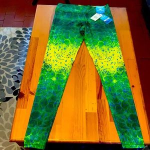 NWT Womens Pelagic Dorado print leggings! 🐠